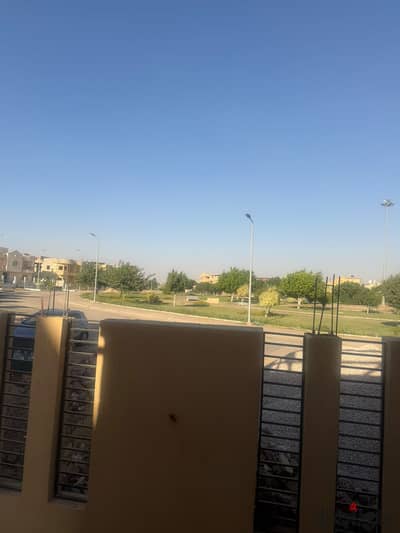 شقه دور اول بالفيلات بتسهيلات فالسداد