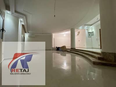 Apartment for rent (new contract) – 270 sqm, located in Al-Narges 4 (Villas zone), Fifth Settlement. Includes air conditioning.