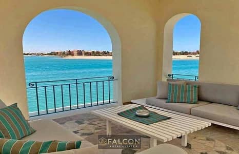 First-row chalet overlooking the lagoon with a sea view, fully finished, located in Makadi Heights (by Orascom). Situated just minutes from Hurghada A