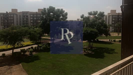 جاردن خاصة وواي فاي شقة للإيجار في وصال ريزيدنس الشروق 160 متر أرضي ميدل يونت 3 غرف وحمامين أمام مدينتي وسراي والجامعة البريطانية