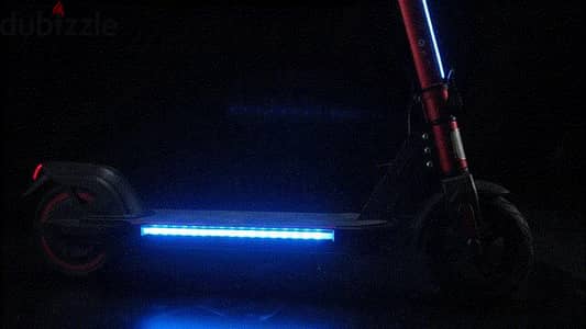 ​سكوتر كهربائي للأطفال بحالة ممتازة - إضاءة LED