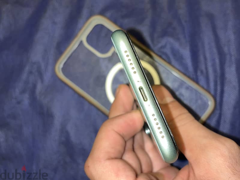 Apple - iPhone 11 4