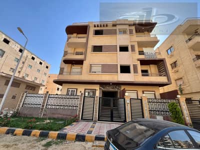 شقة للبيع في الأندلس 2 | لوكيشن مميز  بالقرب من Mivida وKatameya Dunes وشارع التسعين الجنوبي  1