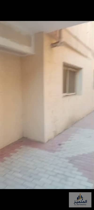 شقة مميزة للبيع بمدينة العبور، الحي الثالث، بجوار نادي سيتي كلوب ومول كريتيف، بموقع حيوي قريب من جميع المواصلات والخدمات الأساسية.