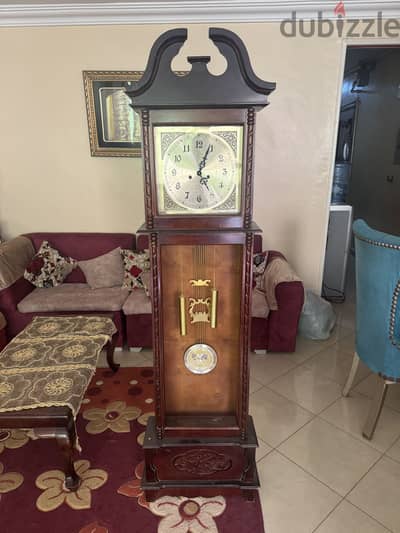 الساعة الكلاسيكية (Grandfather Clock)
