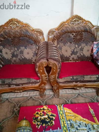 انترية مستعمل خشب زان  ٢كنبة و٢كرسي٠
