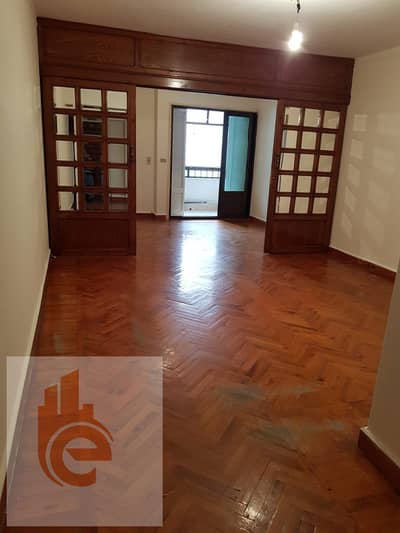 شقـة بـ لوران / شارع الأقبال 120 م