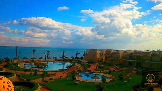 شاليه للبيع فيو بحر بقرية اريج العين السخنة تسليم فروي بالفرش والاجهزة فيو مميز للبسين والبحر