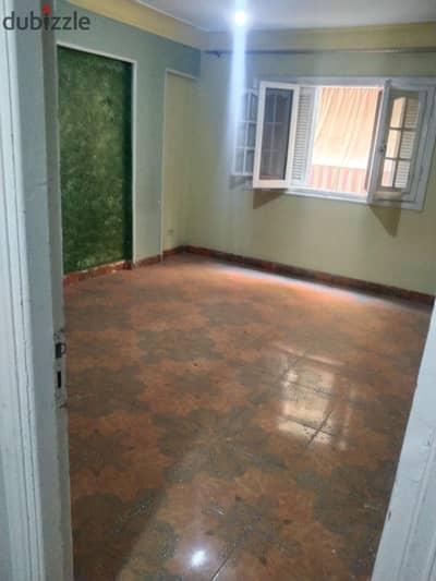 3-bedroom apartment on the first upper floor, steps to the main street, El Hanoufil