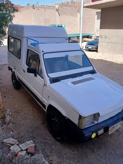 عربية بصندوق ملاكى