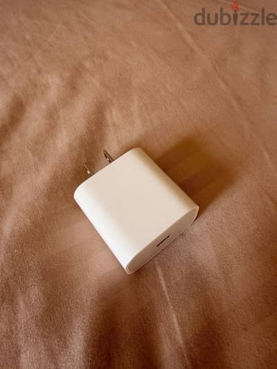 Apple Original Fast Charger USB-C 20W Power Adapter – حالة ممتازة