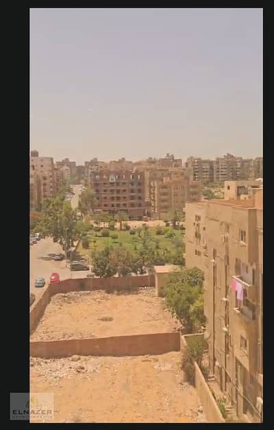 شقة للبيع فى المقطم فى شارع83 قريب لشارع9 و الكورنيش الجديد لوكيشن مميز فى المقطم