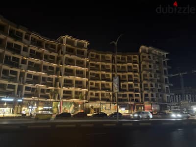 شقة عائلية 185.5 متر بأربع غرف نوم ومساحة معيشة واسعة في Orouba Skyline