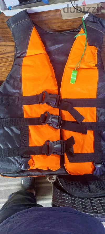 life jackets          فرصه مميزه  ٤. ستره نجاه  بسعر رائع