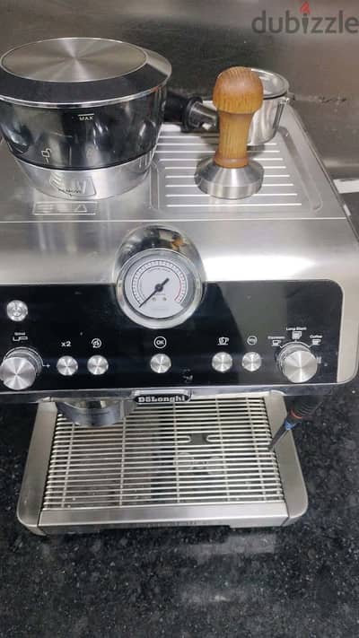 ماكينة قهوة De'Longhi La Specialista Prestigio – حالتها ممتازةماكينة ق