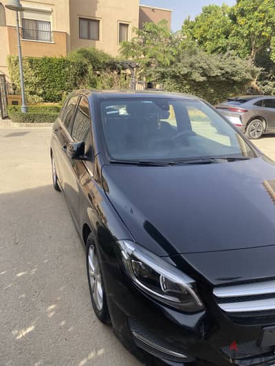 Mercedes-Benz B180 2015