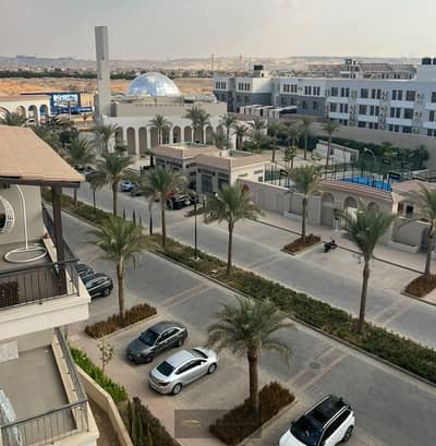 بنتهاوس مميز للإيجار 190م بكمباوند فيلدج ويست بقلب الشيخ  زايد وقريب علي محور 26 يوليو و طريق اسكندريه الصحراوي