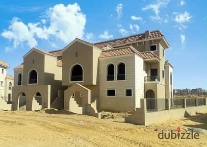 Townhouse for sale, 283 sqm, ready to move Located on the Suez Road, directly adjacent to La Vista Patio, with a 35% discount.