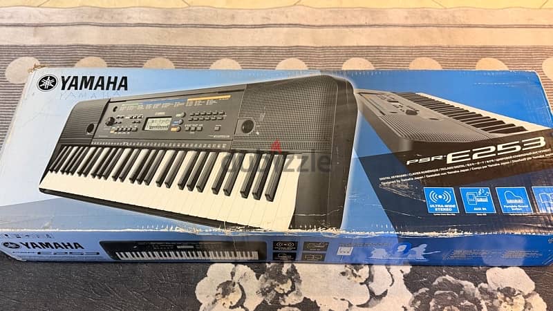 Yamaha PSR-E253 2