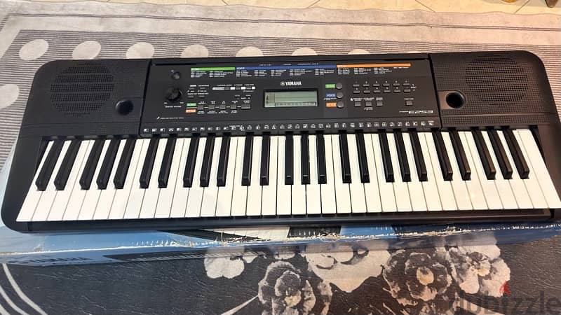 Yamaha PSR-E253 3