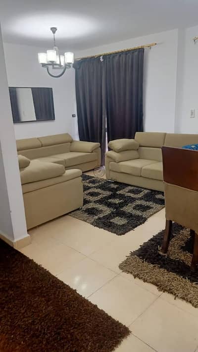 شقة مفروشة للبيع في مدينتي B7، مساحة 89 متر، غرفتان نوم وحمامان، الدور الأول، مناسبة للسكن أو الاستثمار