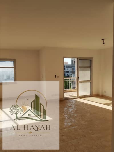 200 square meter apartment at a bargain price for sale in the upscale stages of Madinaty, stage B10 | finishing by the company in excellent condition and a wonderful view of the garden in front of the First Season Mall