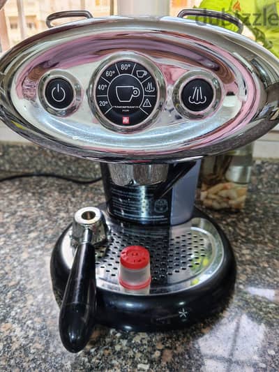 ماكينة قهوه illy x7