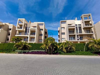 سكاي لوفت للبيع في مراسـم فيفث سكوير، 149 متر + روف 22 متر، غرفتان نوم، 3 حمامات، تشطيب كامل وتكييفات، جاهزة للسكن