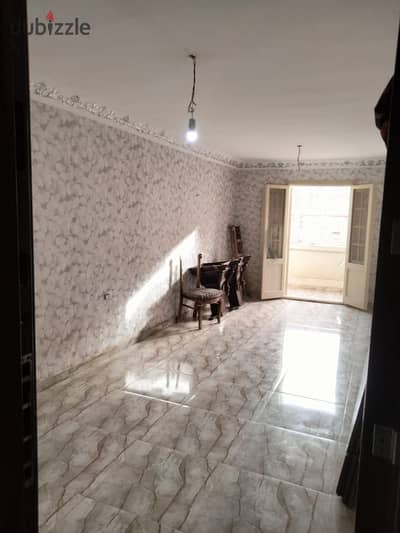 Groom's apartment for sale on Qasr Al-Qawiri Street