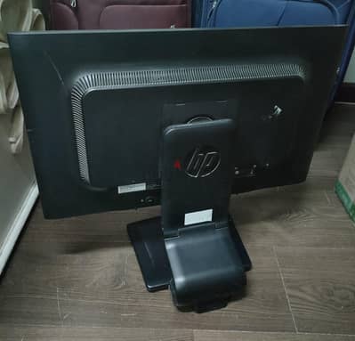 شاشة hp لكمبيوتر ٢٣ بوصة
