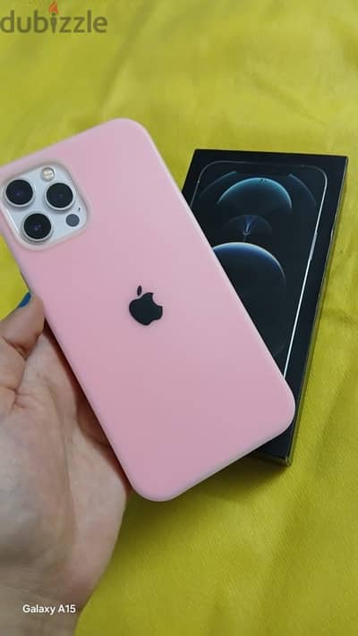 ايفون 12 pro max لقطة