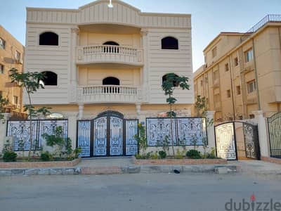 دور كامل بفيلا في الحي الثامن، الشيخ زايد