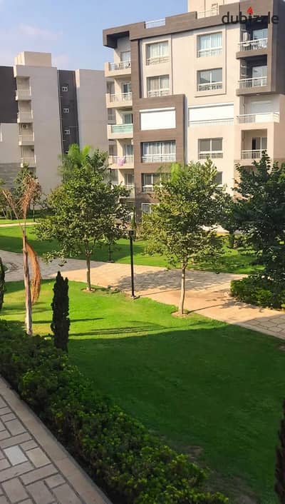 شقة للإيجار قانون في مدينتي B12 – 200 متر | 4 غرف و3 حمامات | وايد جاردن