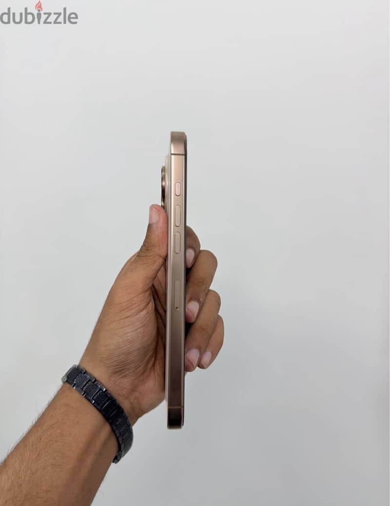 Apple - iPhone 16 Pro Max 3