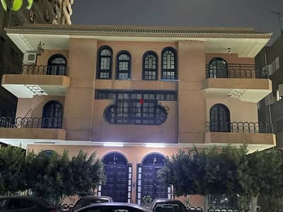 دور أرضي للإيجار – 200 متر – مدينة نصر، الحي الثامن