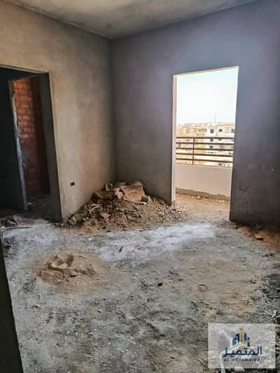 Apartment for sale in Obour City, Beit Al Watan. An apartment in Obour in the 8th district, Al Zohour Street, 175 square meters, 3 bedrooms and 3 bath