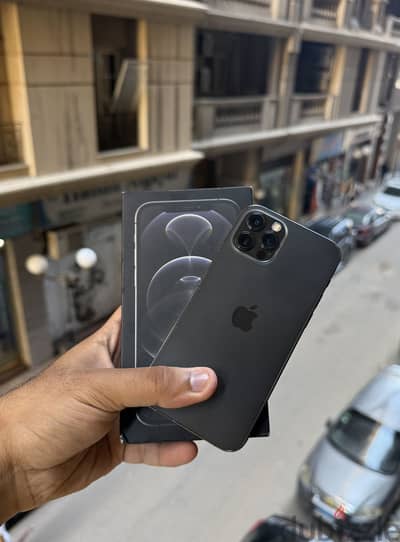 آبل - آيفون 12 برو