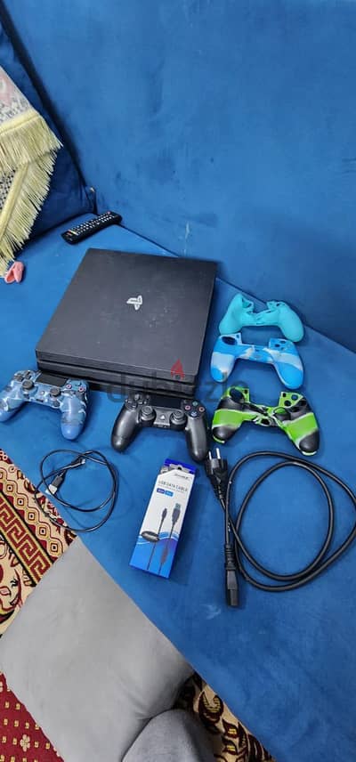 بلايستيشن 4pro للبدل ب ايفون 13
