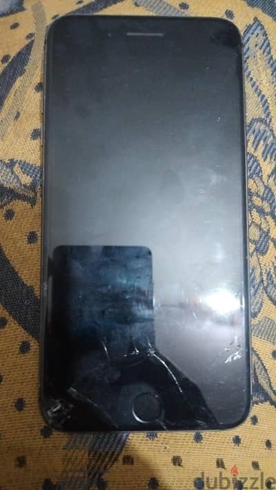 آبل - آيفون 8 بلس