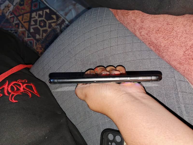Apple - iPhone 11 3