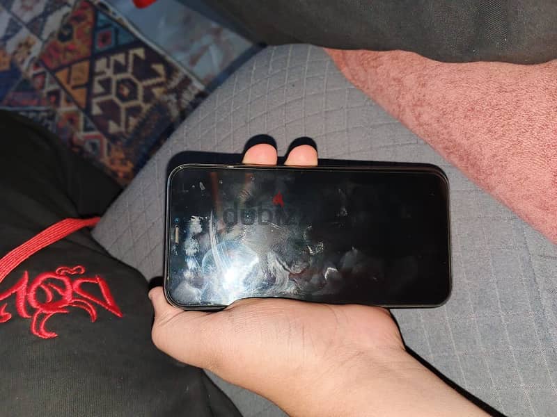 Apple - iPhone 11 4
