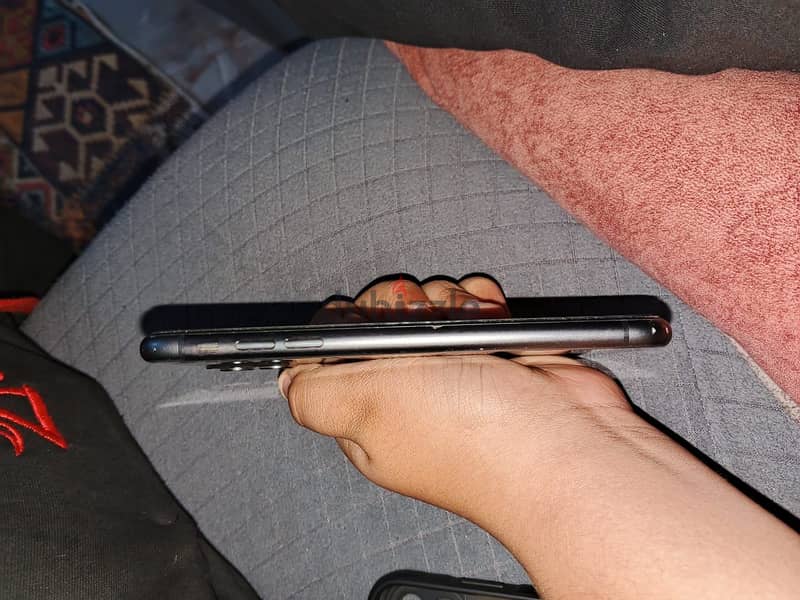 Apple - iPhone 11 6