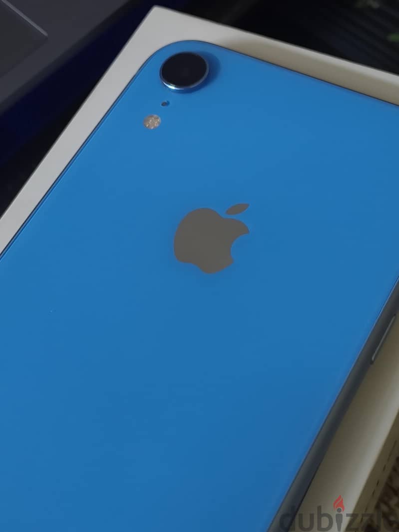 Apple - iPhone XR 1