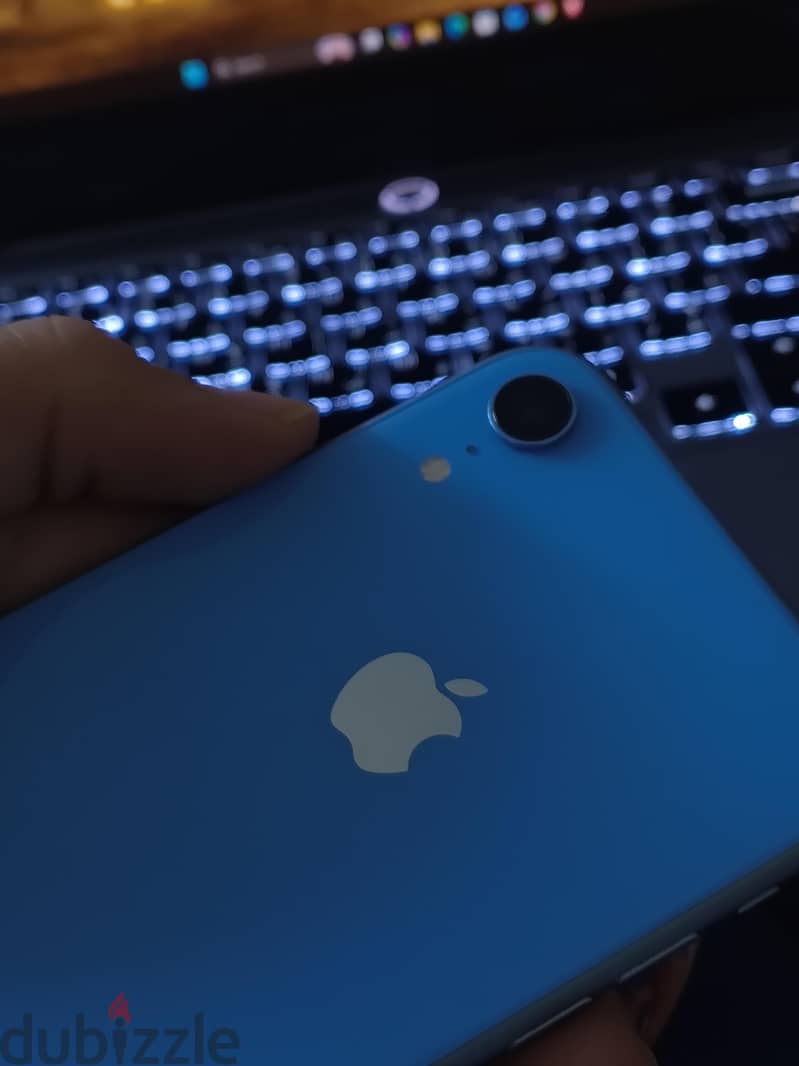 Apple - iPhone XR 7
