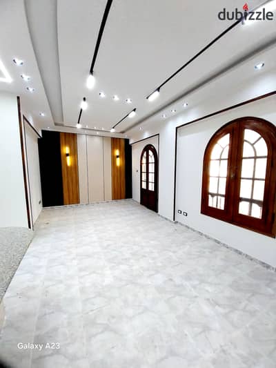 Luxury apartment for sale in Alexandria, Palm Beach, next to services suitable for residence and a good investment at Palm Beach