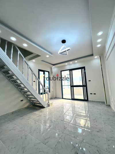 شقه ب الروف ف الإسكندرية العجمي شاطي النخيل بجوار البحر والشارع الرئيسي وجميع الخدمات سوبر ماركت صيدلية ومطاعم ومحلات تجارية تشطيب هاي لوكس مسجله وكامله المرفق