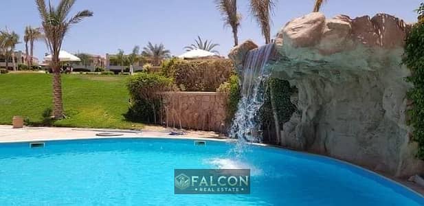 Chalet for sale in Ain Sokhna, La Vista 6, with a 25% discount. Panoramic view overlooking the pool. Super deluxe finishing. Double view. Ready to mov