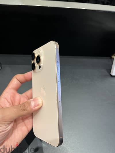 Apple - iPhone 16 Pro Max