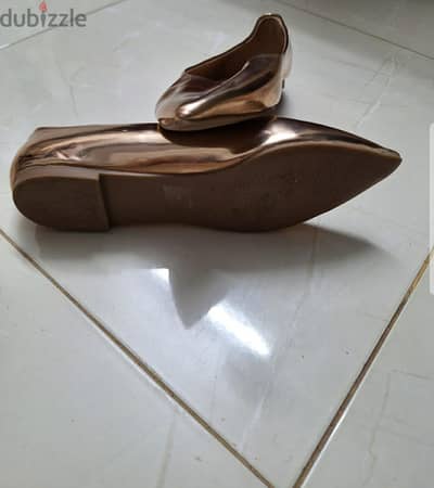 حذاء نسائي
