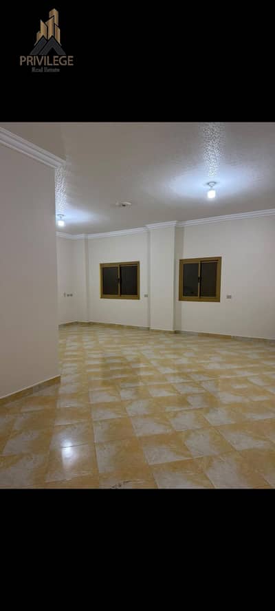 Licensed administrative headquarters for rent in the upper maharaj, practical space and vital location